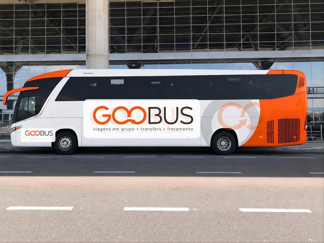 Mockup lateral de ônibus GOOBUS com nova identidade visual